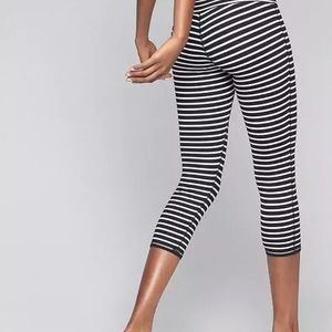 Athletes Stripes Chaturanga Capri - Black/White
